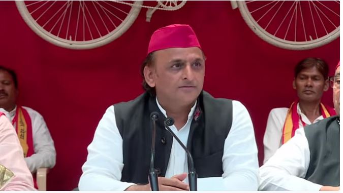 UP News : अखिलेश यादव के गृह प्रवेश में पूजा कराने वाले पांच ब्राह्मण समाज से होंगे बहिष्कृत, किया बड़ा एलान