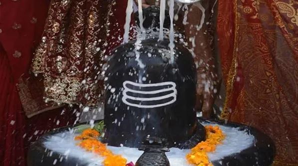 Sawan Jalabhishek Date 2025 : सावन में शिवलिंग पर कब चढ़ेगा कांवड़ जल , जानें तारीख और शुभ मुहूर्त