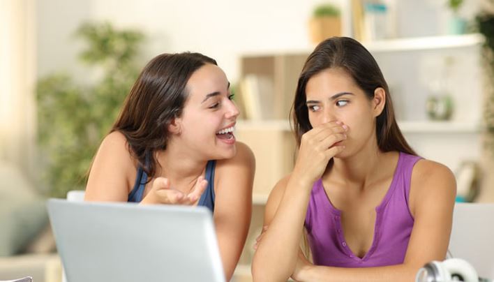 Bad Smell From Breath: अगर आपके मुंह से भी आती है Bad Smell तुरन्त करें ये उपाय नहीं तो दोस्त उड़ायेंगे मजाक