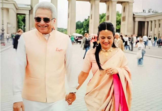 टीएमसी सांसद महुआ मोइत्रा ने जर्मनी में बीजेडी के पूर्व सांसद पिनाकी मिश्रा से रचाई शादी, वायरल हुईं तस्वीरें