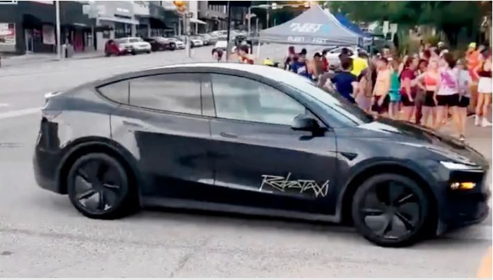 Tesla Robotaxi : टेस्ला की ‘रोबोटैक्सी’ को एलन मस्क 22 जून को करेंगे लॉन्च, जानें कैसे होगी ऑपरेट