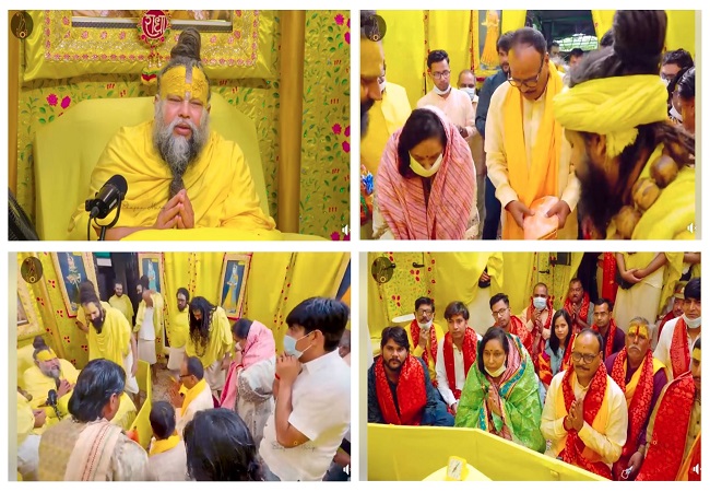 Video-पूज्य संत श्री प्रेमानंद महाराज जी के शरण में पहुंचे यूपी के डिप्टी सीएम ब्रजेश पाठक, सपत्नीक आशीर्वाद प्राप्त किया