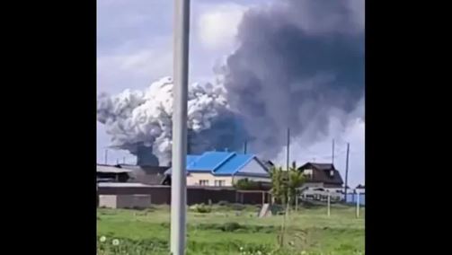 Ukrainian drone attacks Russian air base : रूस के एयर बेस पर यूक्रेनी ड्रोन हमला, बमवर्षक 40 विमानों को ध्वस्त करने का दावा