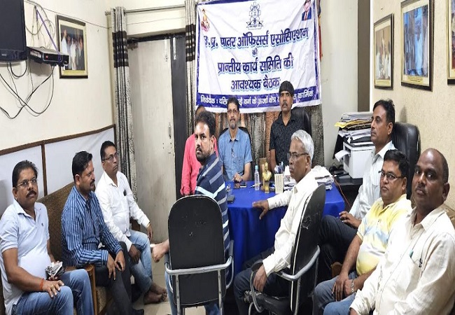 बाबा साहब की संवैधानिक व्यवस्था आरक्षण को समाप्त करने के लिए प्रदेश के 42 जनपदों में निजीकरण  सरकार की साजिश