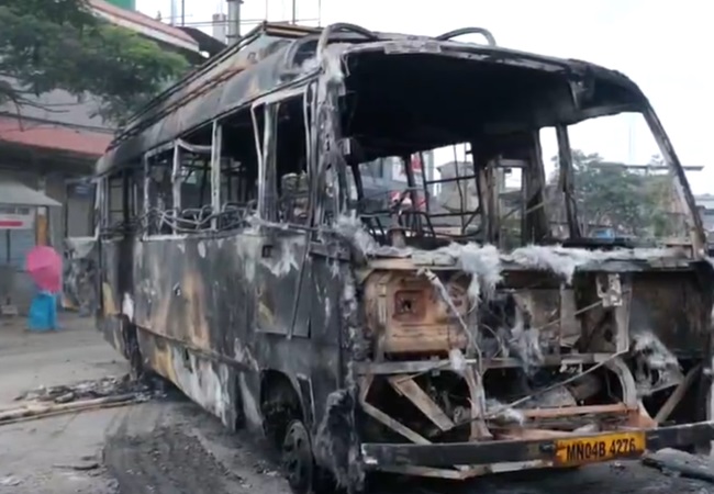 मणिपुर में एक बार फिर हालात बेकाबू! राज्यपाल से मिलने पहुंचे 25 विधायक और एक सांसद