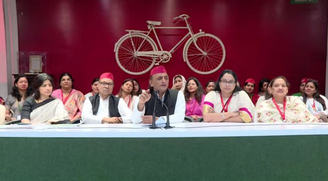 प्रदेश में सपा सरकार बनी तो पुलिस विभाग में महिलाओं की भर्ती के लिए करेंगे ढांचागत बदलाव …2027 को लेकर अखिलेश यादव का बड़ा एलान