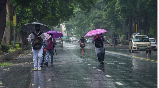 Now heavy rain: उत्तर प्रदेश में बारिश का अलर्ट जारी, गरज चमक के साथ पड़ेंगी बौछारें
