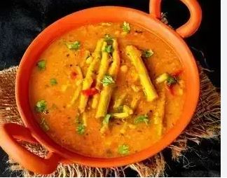 बरसात में कुछ गरम और हेल्दी खाने का मन करें तो तैयार करें छत्तीसगढी खेड़हा भाजी मिक्स दाल जो शरीर रखेगा चुस्त – दुरुस्त