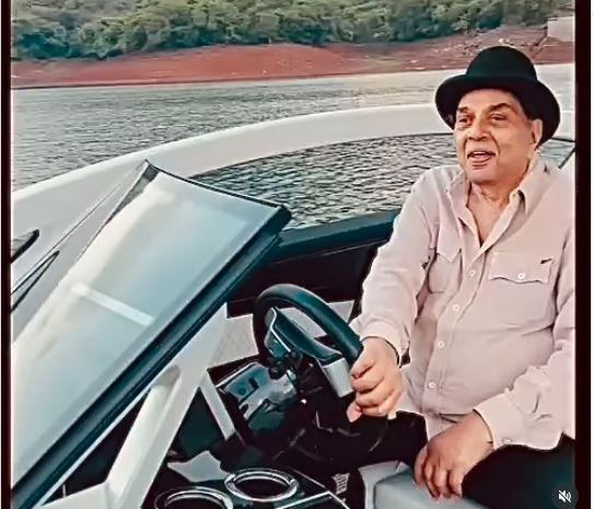 Video : 89 की उम्र में हीमैन ने स्पीड बोट की सवारी,देखें धर्मेंद्र का रोमांच से भरा और खुशनुमा सफर