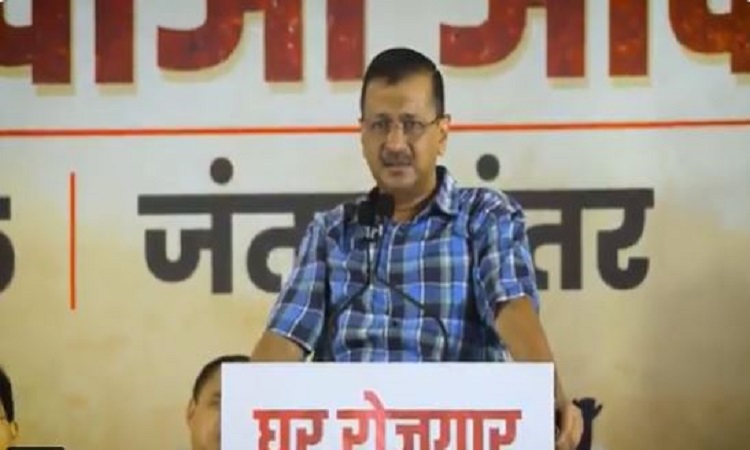 दिल्ली में झुग्गियों को तोड़े जाने का AAP ने किया विरोध, केजरीवाल बोले- BJP ने गरीबों का घर और रोजगार दोनों छीन लिया