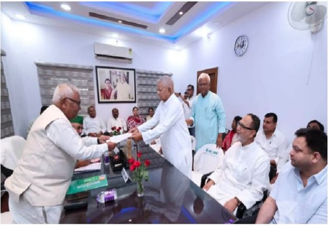 लालू प्रसाद यादव ने भरा नामांकन, निर्विरोध राजद का राष्ट्रीय अध्यक्ष बनना तय