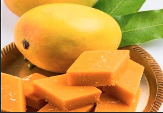 मैंगो बर्फी एक बार खाया तो बार-बार खाने को करेगा मन, जरूर करें ट्राई