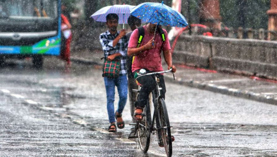देश भर में बारिश का अलर्ट , दिल्ली एनसीआर पर उमस​ और गर्मी का कहर जारी