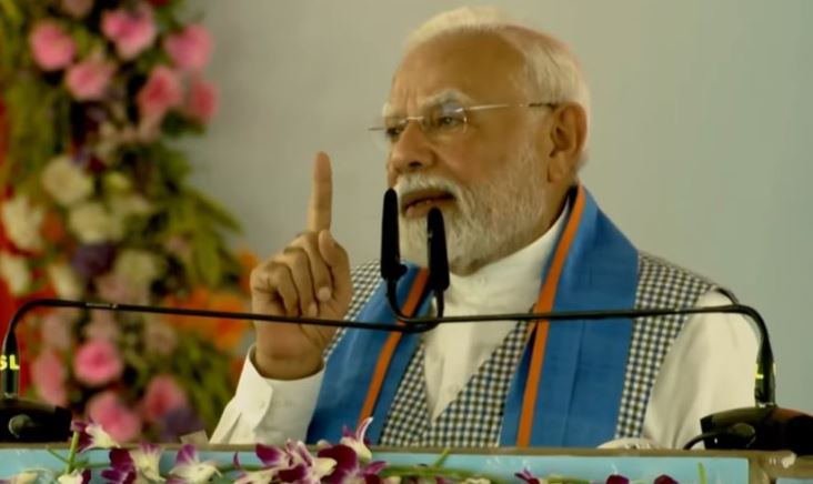 पंजे और लालटेन वालों ने ऐसी लूट-खसोट मचाई की गरीबी बिहार का दुर्भाग्य बन गई…RJD और कांग्रेस पर जमकर बरसे पीएम मोदी