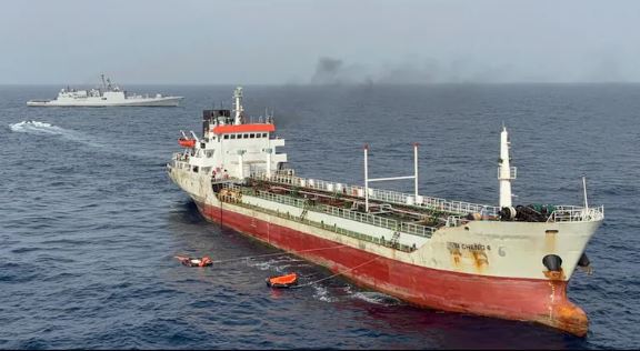  Oman ship Fire : ओमान जा रहे जहाज में लगी आग , इंडियन नेवी ने शुरू किया रेस्क्यू ऑपरेशन