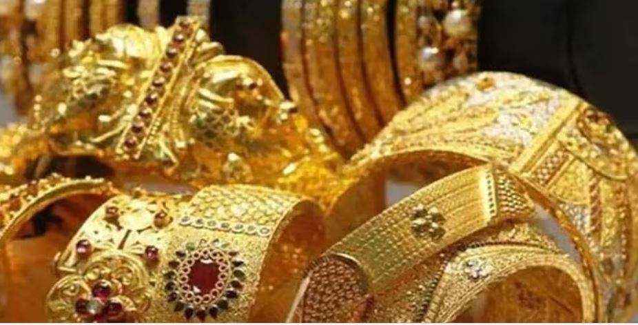 Gold Silver Price Today : आज बहुत घट गया सोने का रेट, चांदी के भी दाम गिरे
