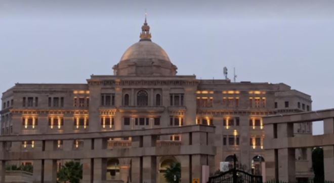 UP के बड़े-बड़े विभागों में ट्रांसफर ZERO: ताकतवर ब्यूरोक्रेट्स के आगे बेबस हुए यूपी सरकार के दिग्गज मंत्री