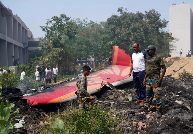 किसने बंद किया था एयर इंडिया विमान का फ्यूल स्विच? ईंधन न मिलने से बंद हुए थे दोनों इंजन, AAIB की रिपोर्ट में बड़े खुलासे