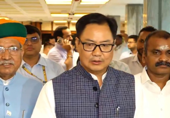 सर्वदलीय बैठक के बाद केंद्रीय मंत्री किरेन रिजिजू बोले- हम संसद में ऑपरेशन सिंदूर जैसे मुद्दों पर चर्चा के लिए तैयार, ट्रंप के दावों पर देंगे जवाब