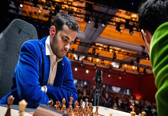 Freestyle Chess Grand Slam: अर्जुन एरिगैसी फ्रीस्टाइल शतरंज के सेमीफाइनल में पहुंचे; प्रज्ञानंद के फैंस का टूटा दिल