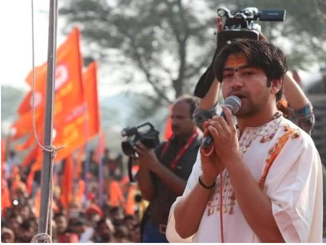 Breaking-बाबा बागेश्वर धाम में बड़ा हादसा, एक श्रद्धालु की मौत और पांच घायल