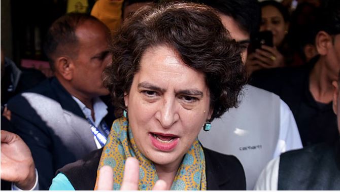 कांग्रेस सांसद प्रियंका गांधी ने सरकार पर लगाया आरोप , बोलीं- सत्ता पक्ष के लोग नहीं चलाना चाहते सदन