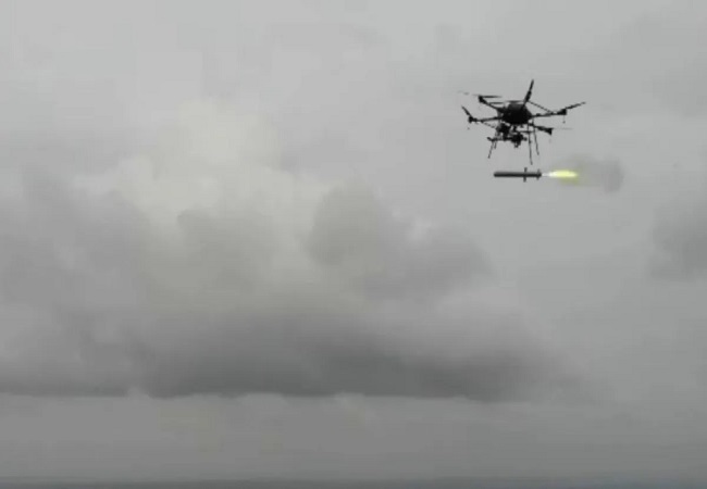 ड्रोन से मारे जाने वाली मिसाइल का डीआरडीओ ने किया सफल प्रशिक्षण, रक्षामंत्री राजनाथ सिंह ने दी जानकारी