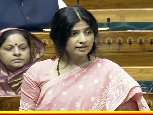 लोकसभा में डिंपल यादव ने मोदी सरकार से किया सवाल, बोलीं- जब हम जीत रहे थे, फिर सीजफायर क्यों?