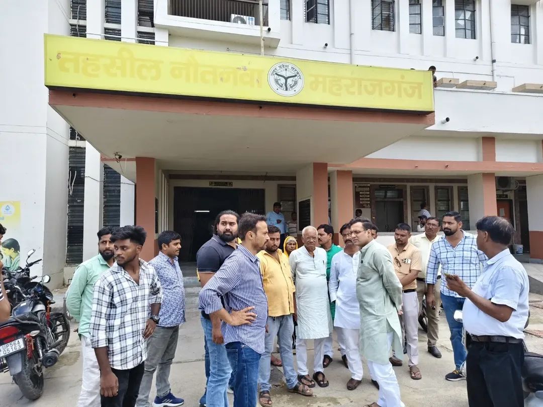 पूर्व विधायक अमन मणि त्रिपाठी ने उठाई जन समस्याएं, उप जिलाधिकारी से की मुलाकात
