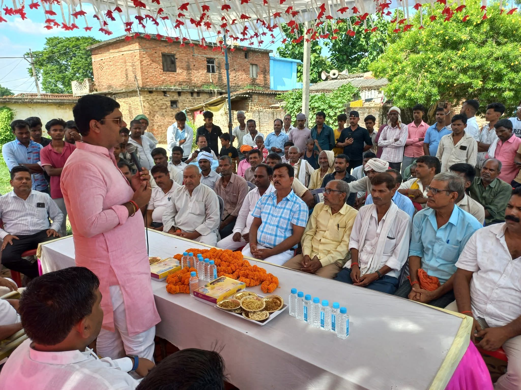 विकास की राह पर नौतनवा: विधायक ऋषि त्रिपाठी ने किया सीसी रोड और पुलिया का लोकार्पण