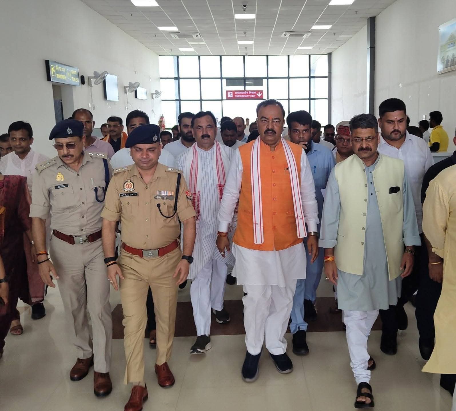 गीता सम्पूर्ण मानव का धर्म ग्रंथ गीता को पढ़ाने का उद्देश्य अलग है, लेकिन कुरान और बाईबिल पढ़ाने का उद्देश्य अलग है. डिप्टी सीएम केशव प्रसाद मौर्य