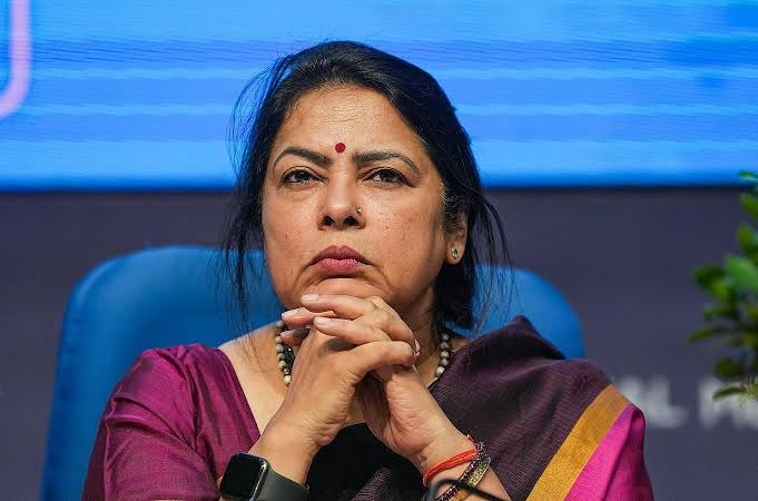 Kailash Mansarovar Yatra : पूर्व केंद्रीय विदेश राज्य मंत्री मीनाक्षी लेखी घोड़े से गिरकर घायल, आई गंभीर चोट