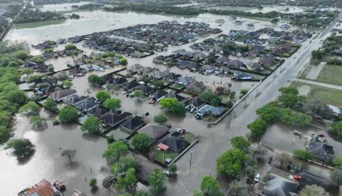 Guadalupe River flood : टेक्सास में ग्वाडालूप नदी ने भयंकर तबाही मचाई , घर डूबे, 51 लोगों की मौत