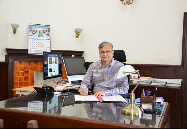 IIT कानपुर के प्रोफेसर अजीत चतुर्वेदी काशी हिन्दू विश्वविद्यालय (BHU) के नए कुलपति नियुक्त