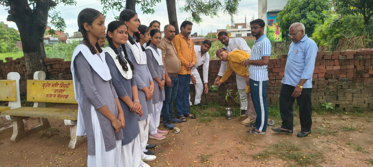 “एक पेड़ माँ के नाम 2.0” थीम पर नौतनवा में पौधारोपण,पर्यावरण संरक्षण का दिया संदेश