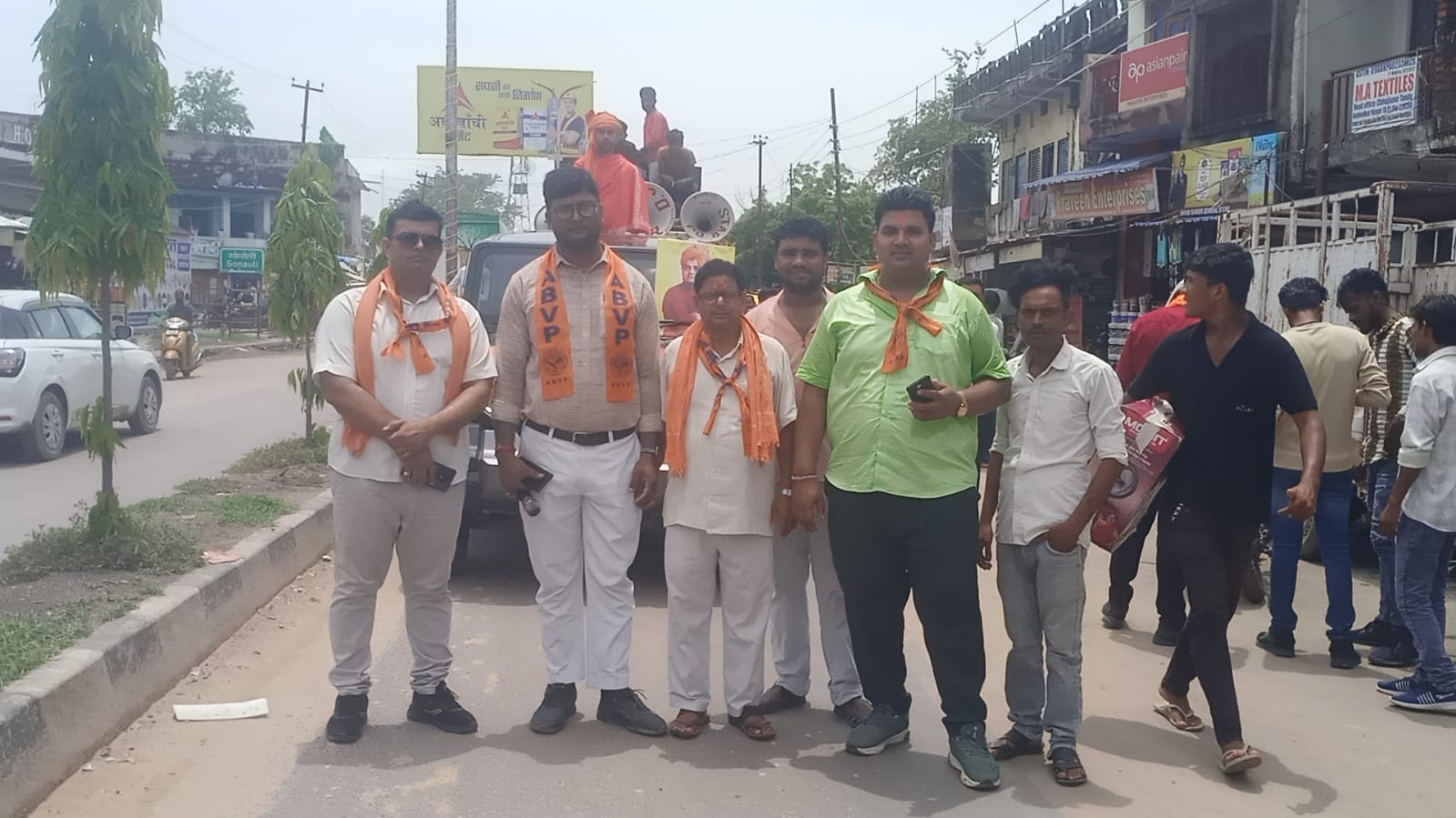 एबीवीपी कार्यकर्ताओं ने निकाली शोभायात्रा, नगर गूंज उठा भारत माता के जयघोष से