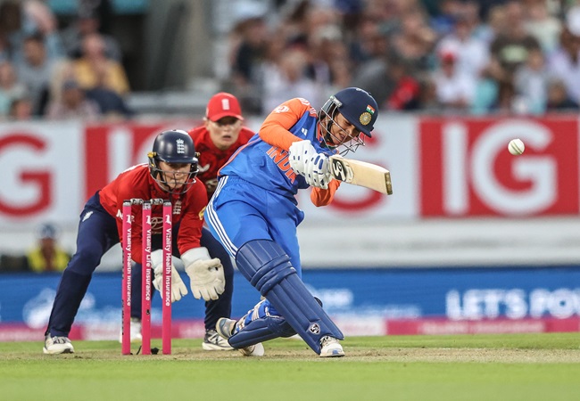 IND vs ENG 4th T20I: आज इंडिया विमेंस के पास इंग्लैंड की धरती पर इतिहास रचने का मौका; जानिए चौथा टी20आई कब और कहां देख पाएंगे लाइव