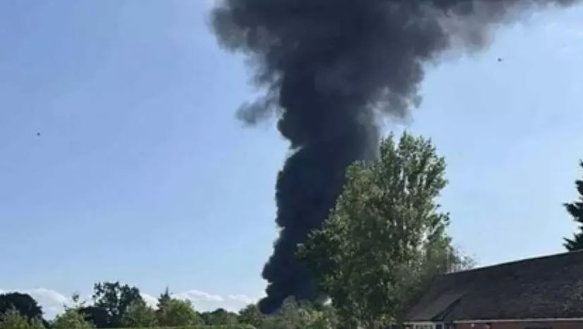 London Plane Crashes : साउथएंड हवाई अड्डे पर विमान दुर्घटना, हताहतों की आशंका , जांच के लिए उड़ानें रद्द