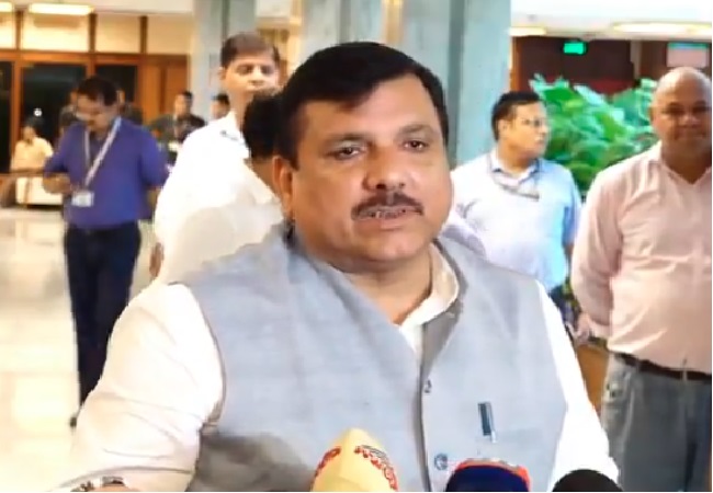 AAP सांसद संजय सिंह ने सर्वदलीय बैठक में सरकार से पूछे तीखे सवाल; फिर बीच में छोड़ी मीटिंग