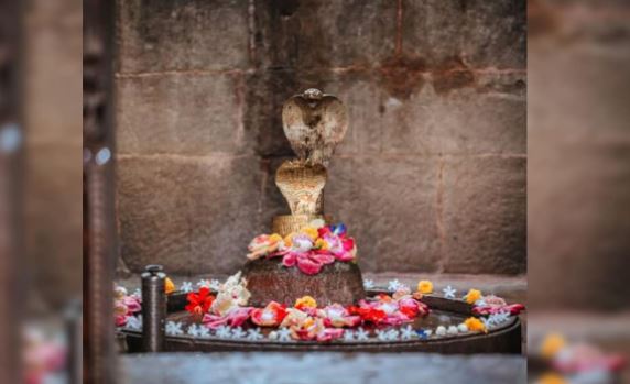 Nag Panchami 2025 :  नाग पंचमी पर नाग देवता की पूजा से मिलती है सर्पदंश भय से मुक्ति , जानें दर्शन- पूजन और महत्व