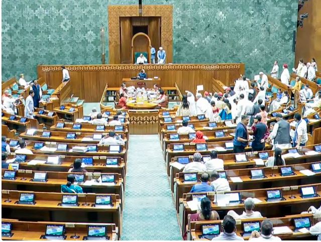 Parliament Monsoon Session : मॉनसून सत्र 9 दिनों के लिए बढ़ा, मोदी सरकार 8 नए विधेयक पेश कर और पारित कराने की तैयारी