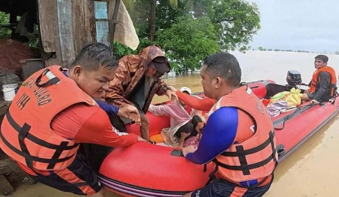 Philippines Tropical Storm : फिलीपींस में Tropical Storm ने तबाही मचाई, बाढ़ ने ले ली 25 लोगों की जान