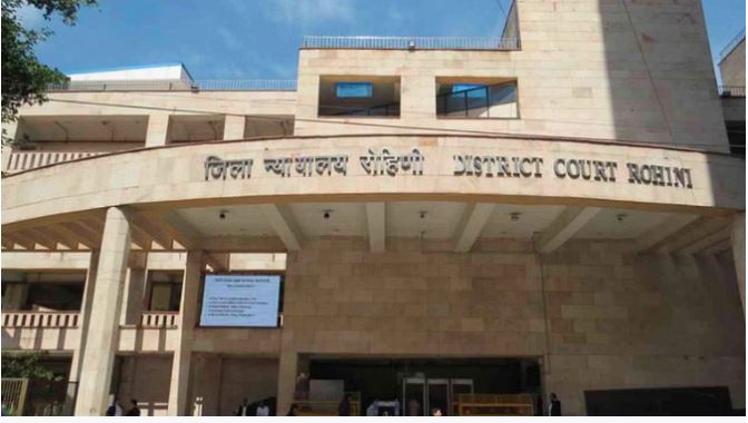 बुजुर्ग से शारीरिक संबंध बनाना चाहती है महिला, कोर्ट ने पुरुष के फ्लैट के 300 मीटर के दायरे में महिला के नो एंट्री का सुनाया फरमान