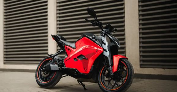 Ultraviolette F77 electric motorcycle : अल्ट्रावॉयलेट F77 में नया बैलिस्टिक प्लस मोड शामिल,परफॉर्मेंस अपडेट किया जारी