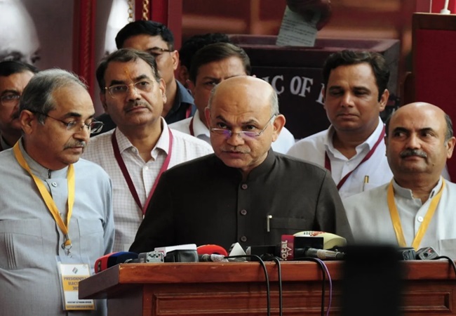 Vice President Election: पीसी मोदी का विवादों से रहा है पुराना नाता, अब कराएंगे उपराष्ट्रपति का चुनाव