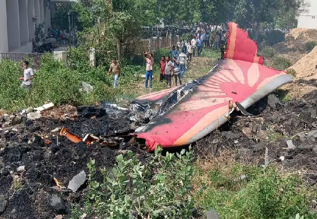 एयर इंडिया विमान हादसे पर US मीडिया का सनसनीखेज दावा ,इन्हे ठहराया जिम्मेदार , भारत ने नकारा