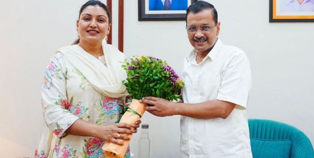 AAP को पंजाब में बड़ा झटका: अनमोल गगन मान ने दिया इस्तीफा, कहा-मेरा दिल भारी लेकिन मैंने राजनीति छोड़ने का फैसला कर लिया