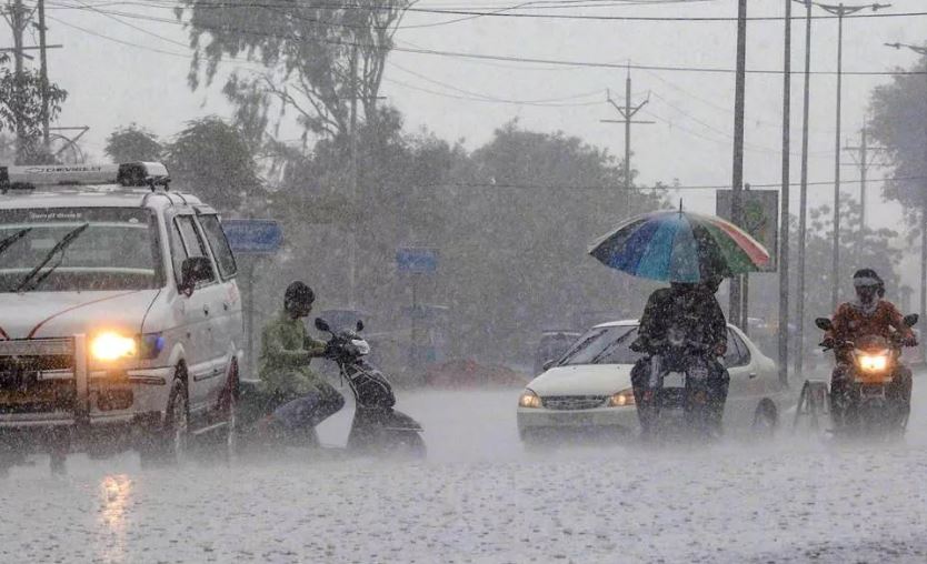 UP Weather: लखनऊ समेत कई जिलों में दो दिन भारी बारिश का अलर्ट जारी