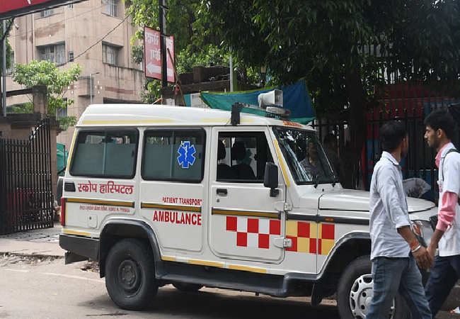 निजी एंबुलेंस का किराया फ्लाइट से महंगा, मरीजों संग दलाली का चल रहा गठन