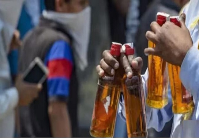 बिहार में अवैध शराब का ‘गंदा धंधा’: सत्ता संरक्षित शराब माफिया हुए वटवृक्ष, होम डिलवरी की भी देते हैं सुविधाएं…चुनाव में दिखेगा इसका असर